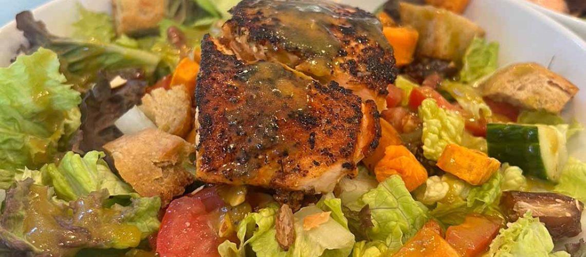 seared-salmon-salad